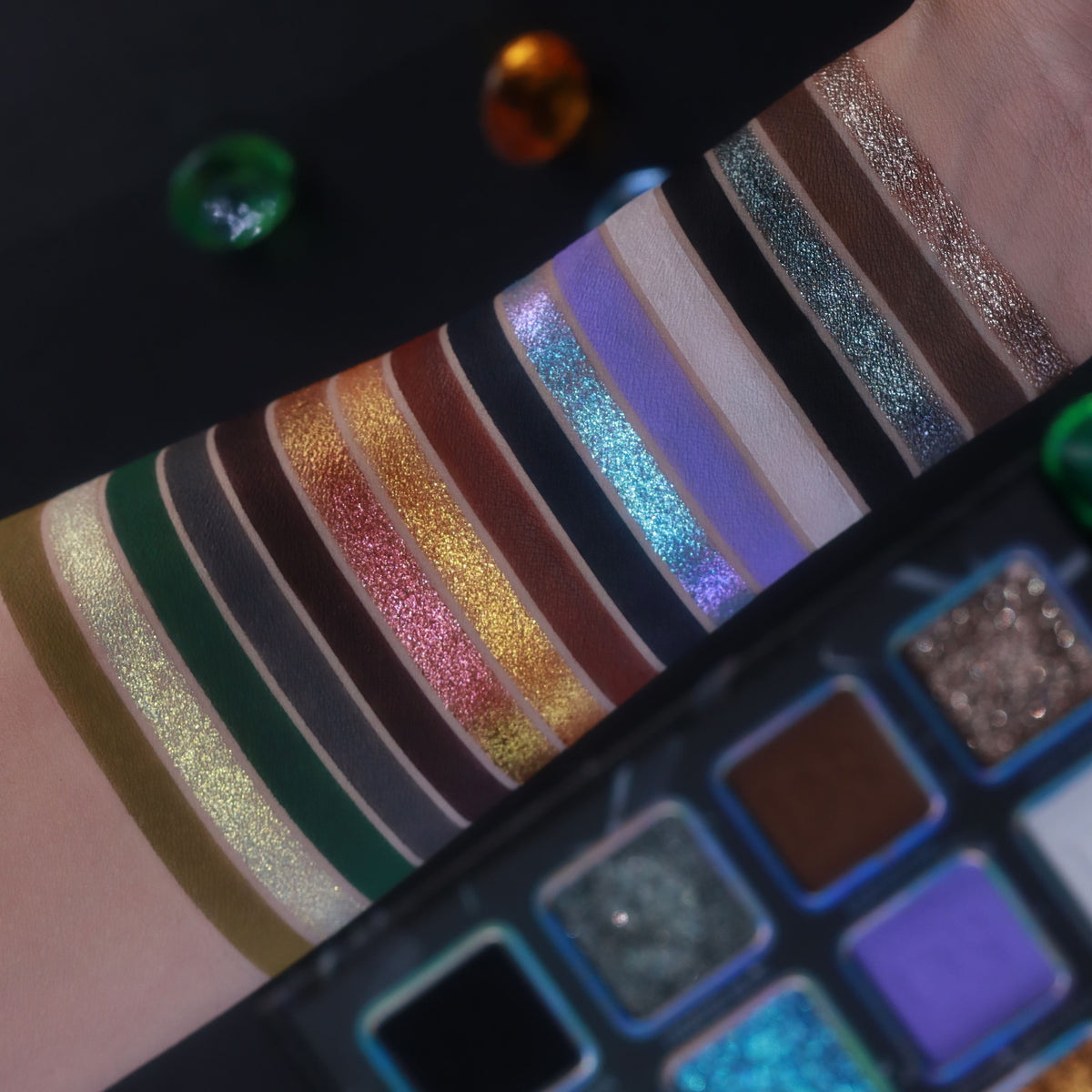 Fleur & Blush | Jewel Bloom Eyeshadow Palette — Broken Jewels